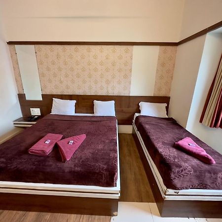 Hotel Laxmibai Palace Shirdi Dış mekan fotoğraf