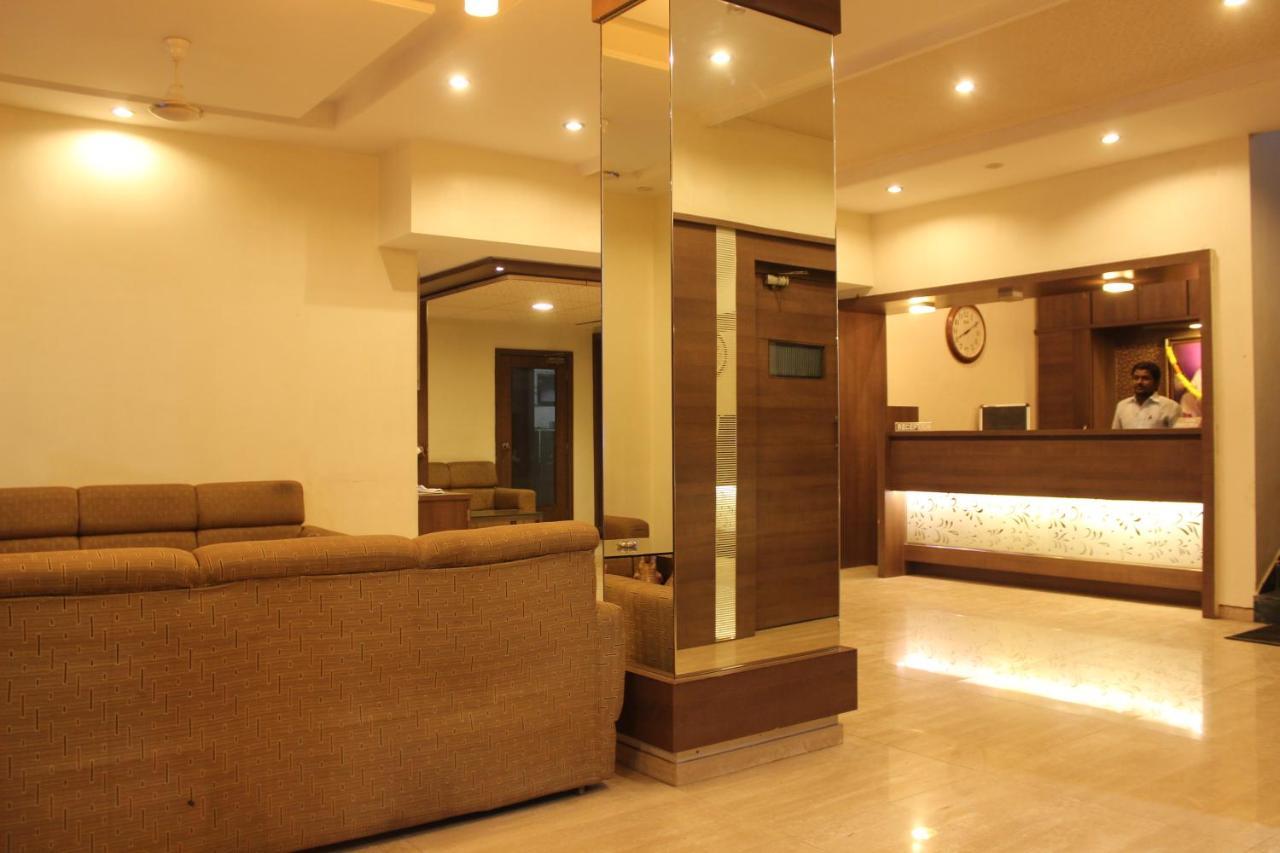 Hotel Laxmibai Palace Shirdi Dış mekan fotoğraf