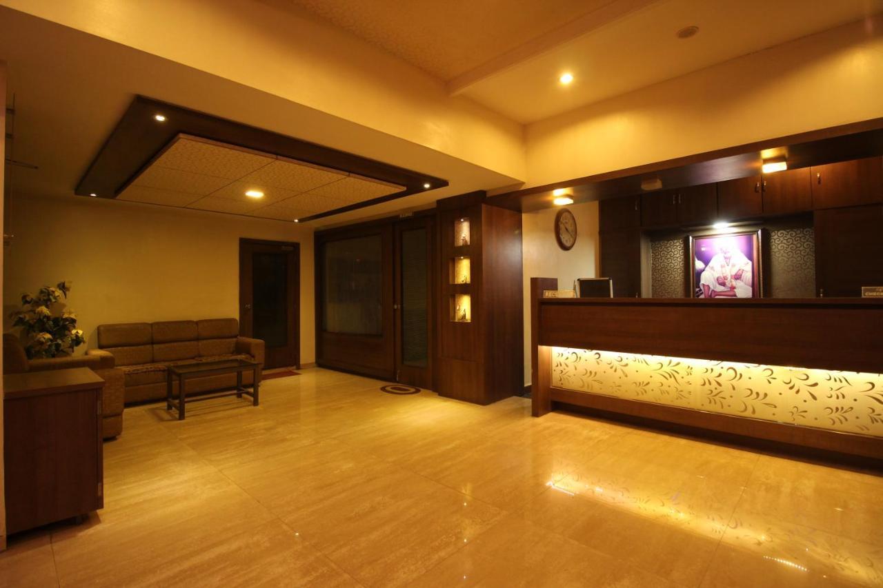 Hotel Laxmibai Palace Shirdi Dış mekan fotoğraf