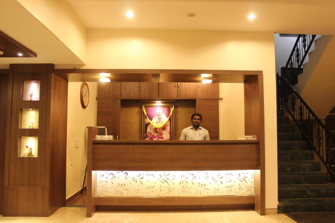 Hotel Laxmibai Palace Shirdi Dış mekan fotoğraf