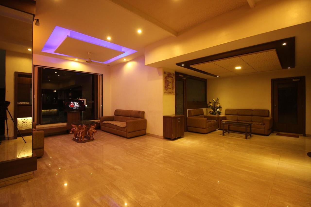 Hotel Laxmibai Palace Shirdi Dış mekan fotoğraf