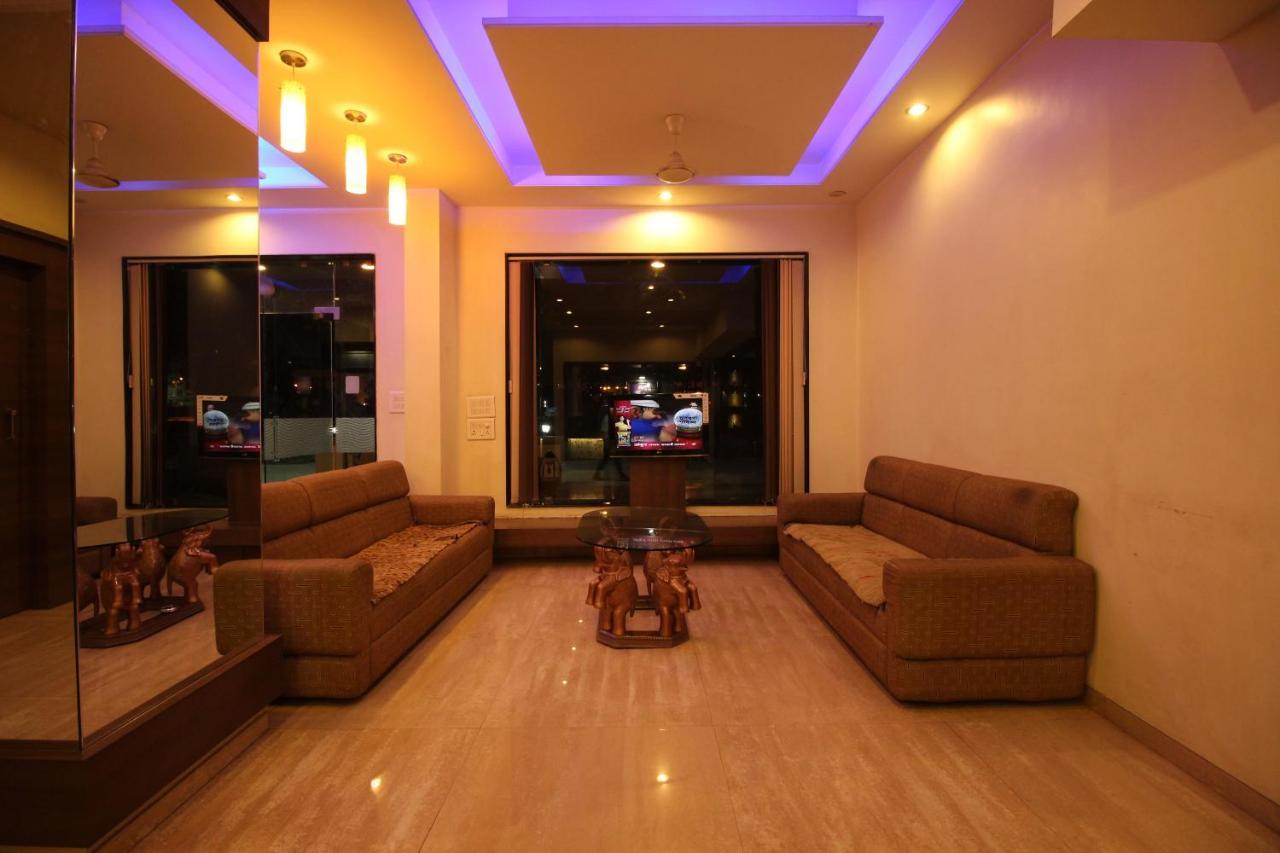 Hotel Laxmibai Palace Shirdi Dış mekan fotoğraf