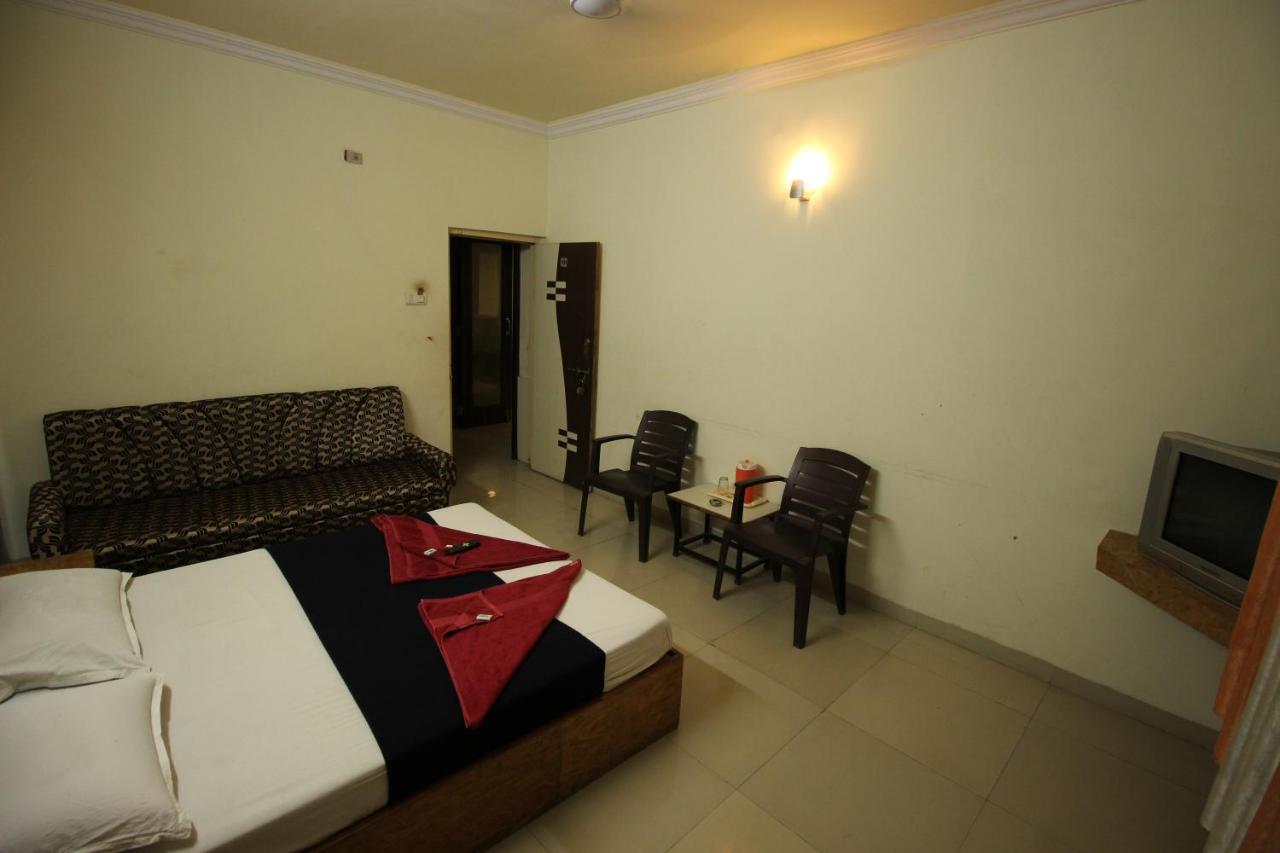 Hotel Laxmibai Palace Shirdi Dış mekan fotoğraf