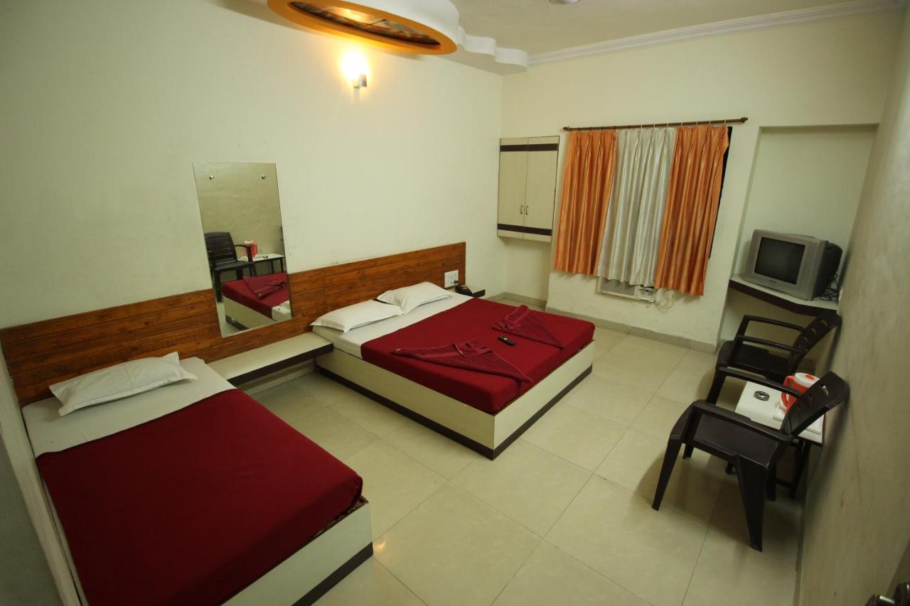 Hotel Laxmibai Palace Shirdi Dış mekan fotoğraf