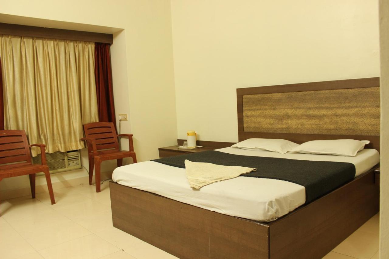 Hotel Laxmibai Palace Shirdi Dış mekan fotoğraf