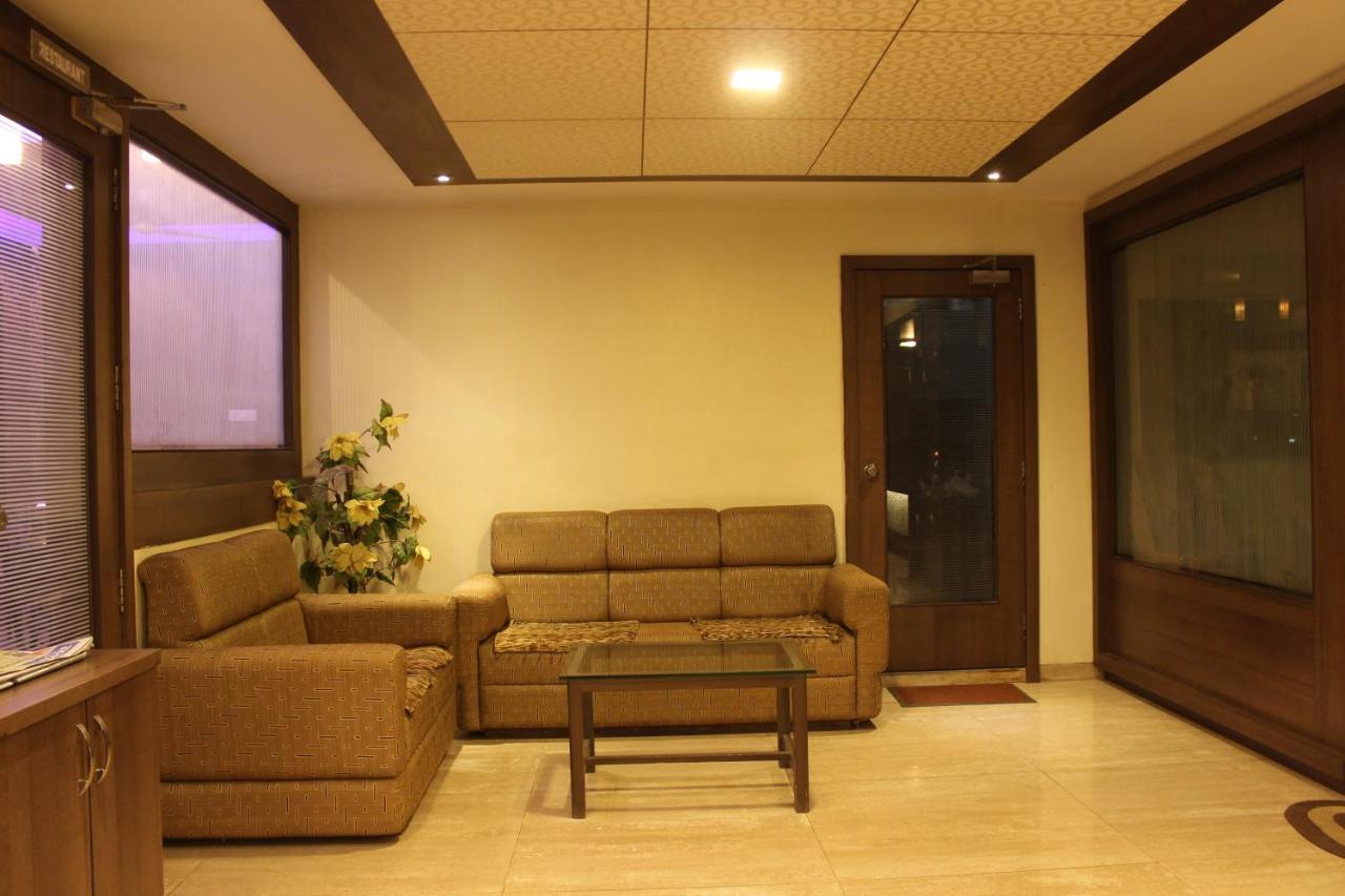 Hotel Laxmibai Palace Shirdi Dış mekan fotoğraf