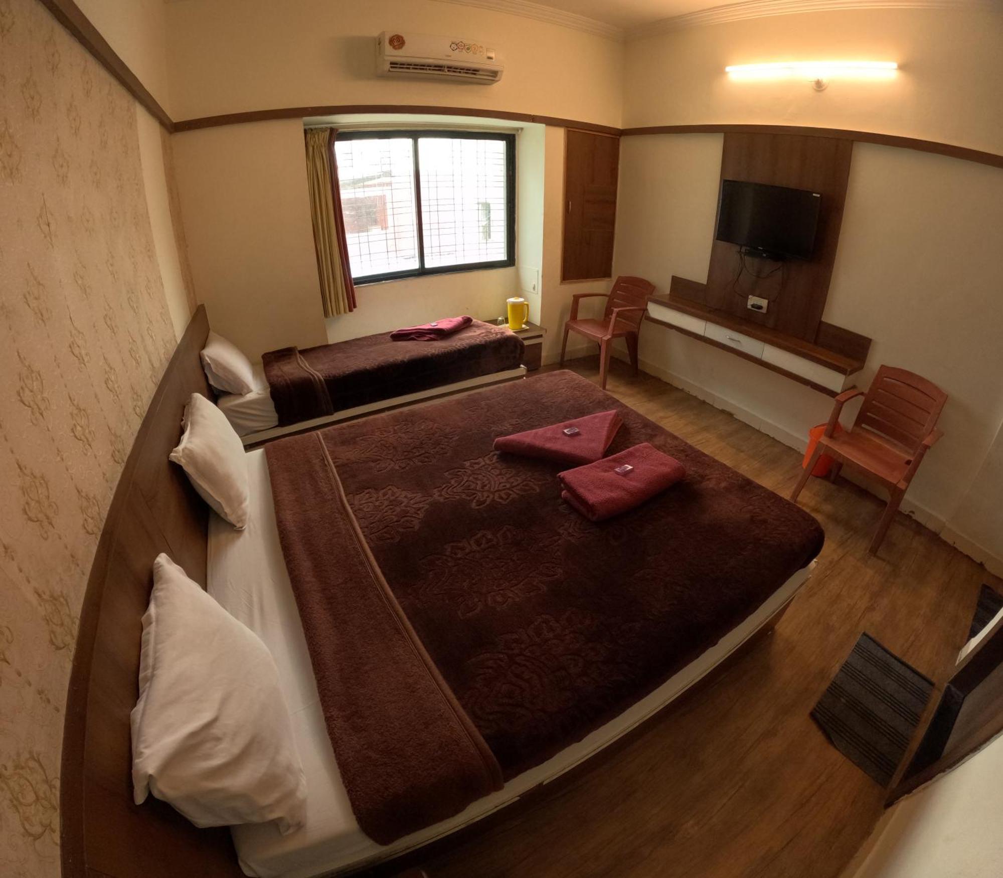 Hotel Laxmibai Palace Shirdi Dış mekan fotoğraf