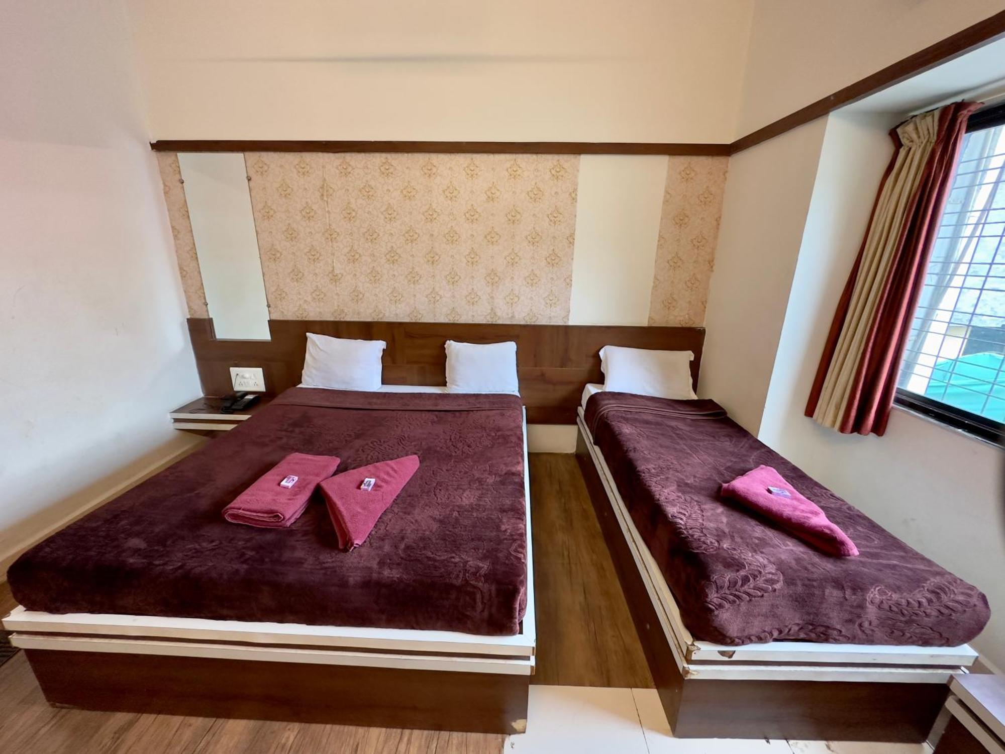Hotel Laxmibai Palace Shirdi Dış mekan fotoğraf