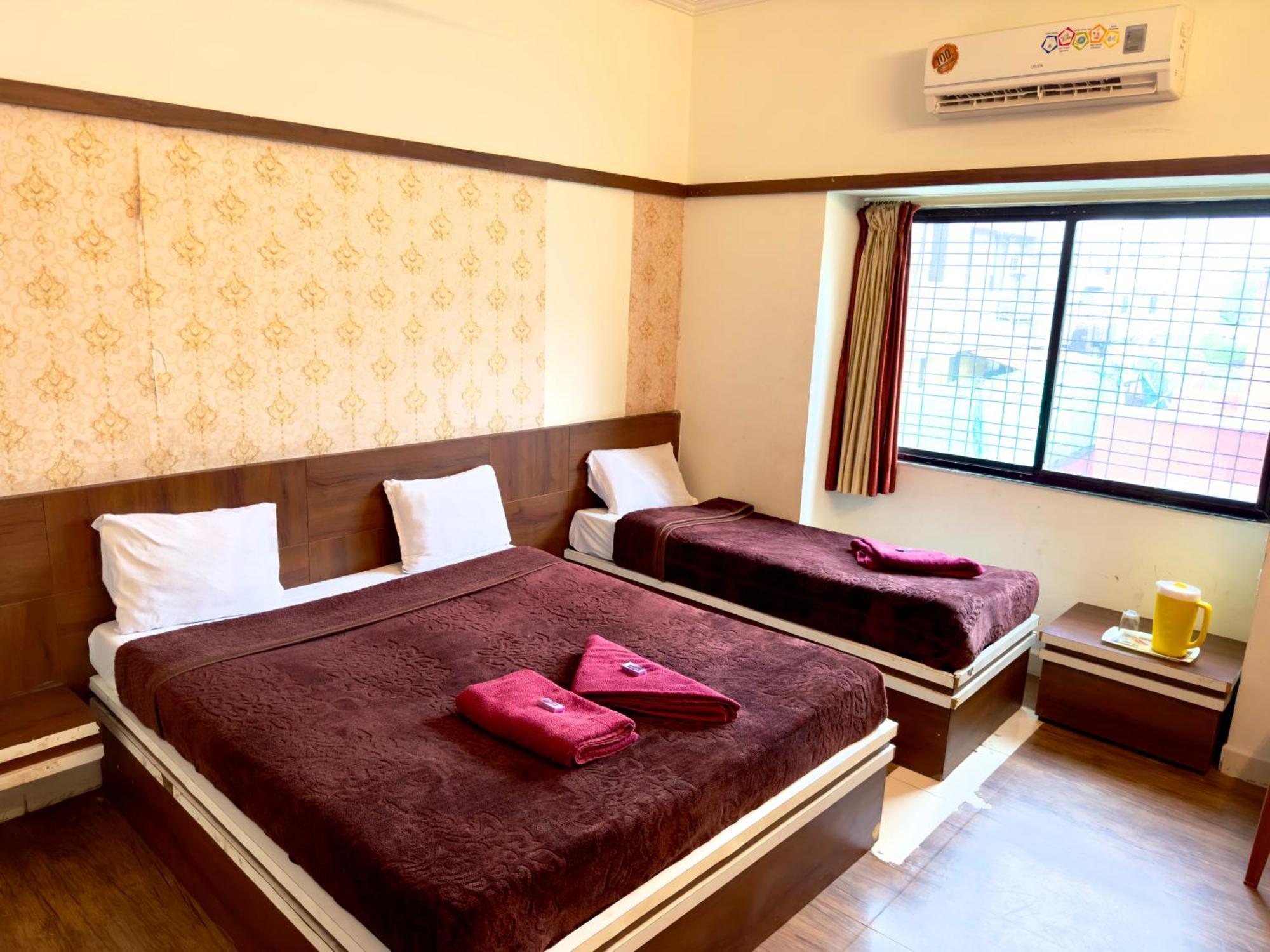 Hotel Laxmibai Palace Shirdi Dış mekan fotoğraf