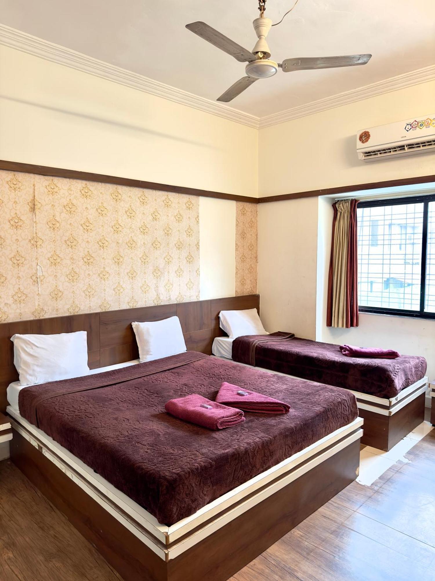 Hotel Laxmibai Palace Shirdi Dış mekan fotoğraf