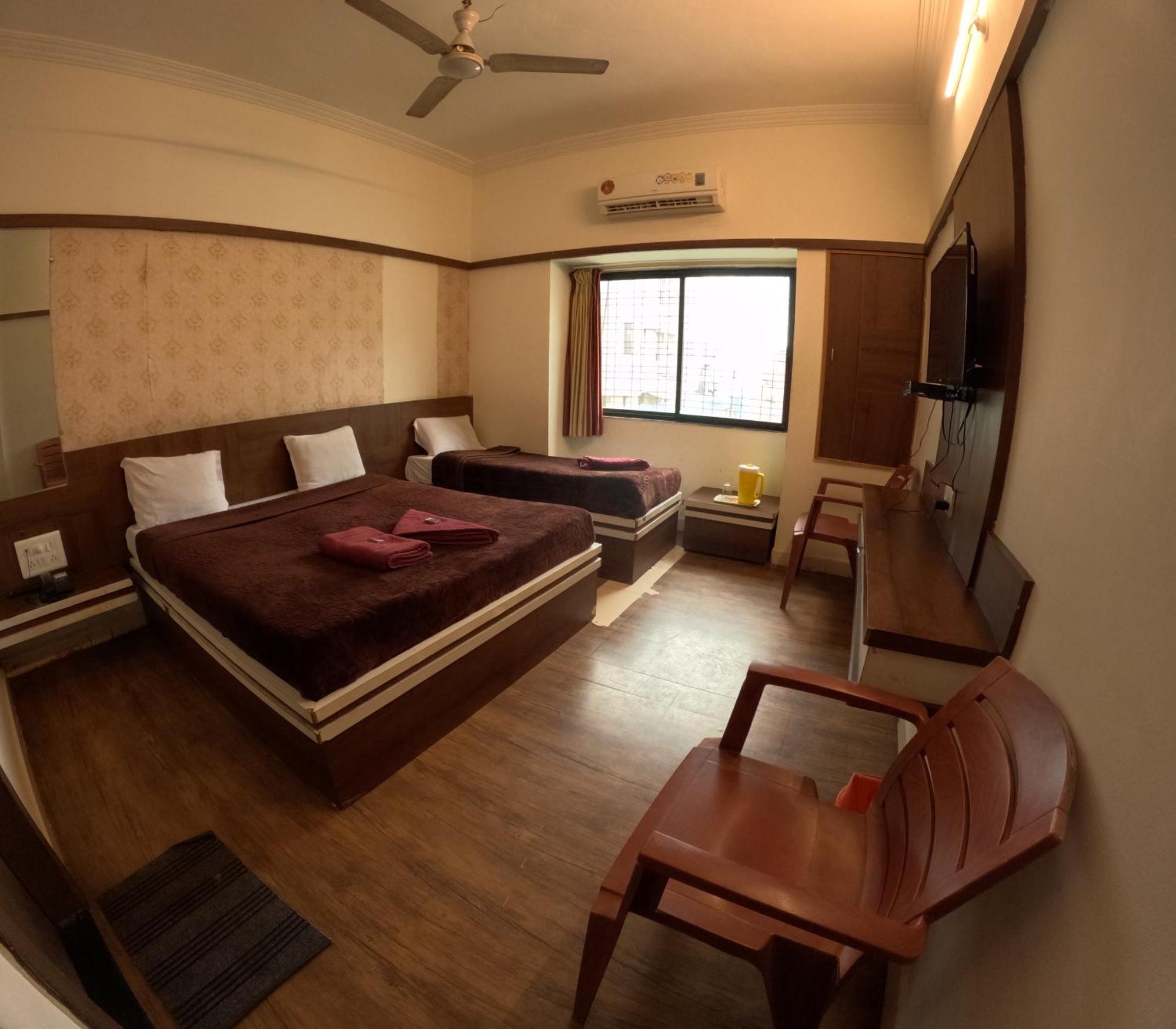 Hotel Laxmibai Palace Shirdi Dış mekan fotoğraf