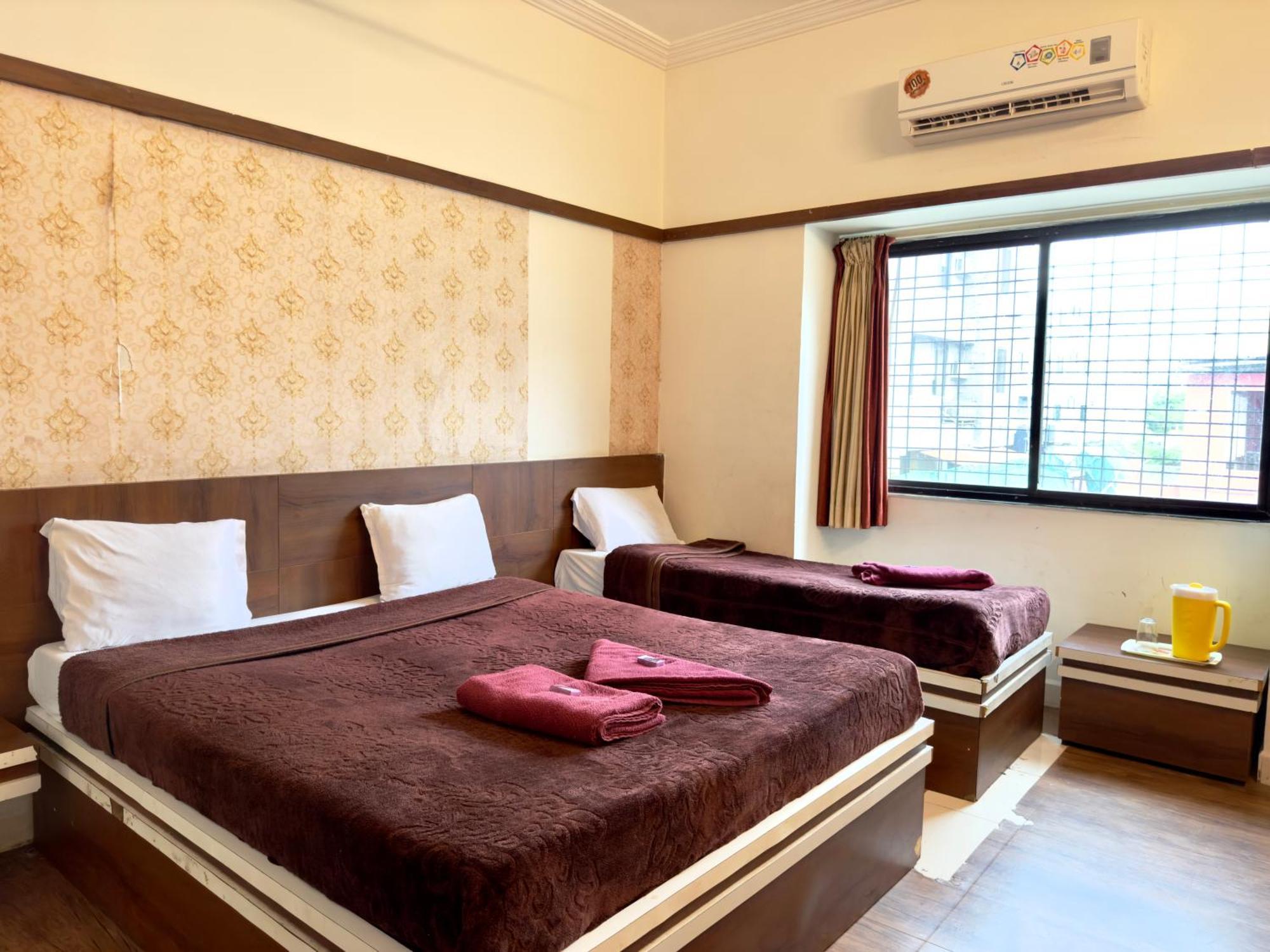 Hotel Laxmibai Palace Shirdi Dış mekan fotoğraf