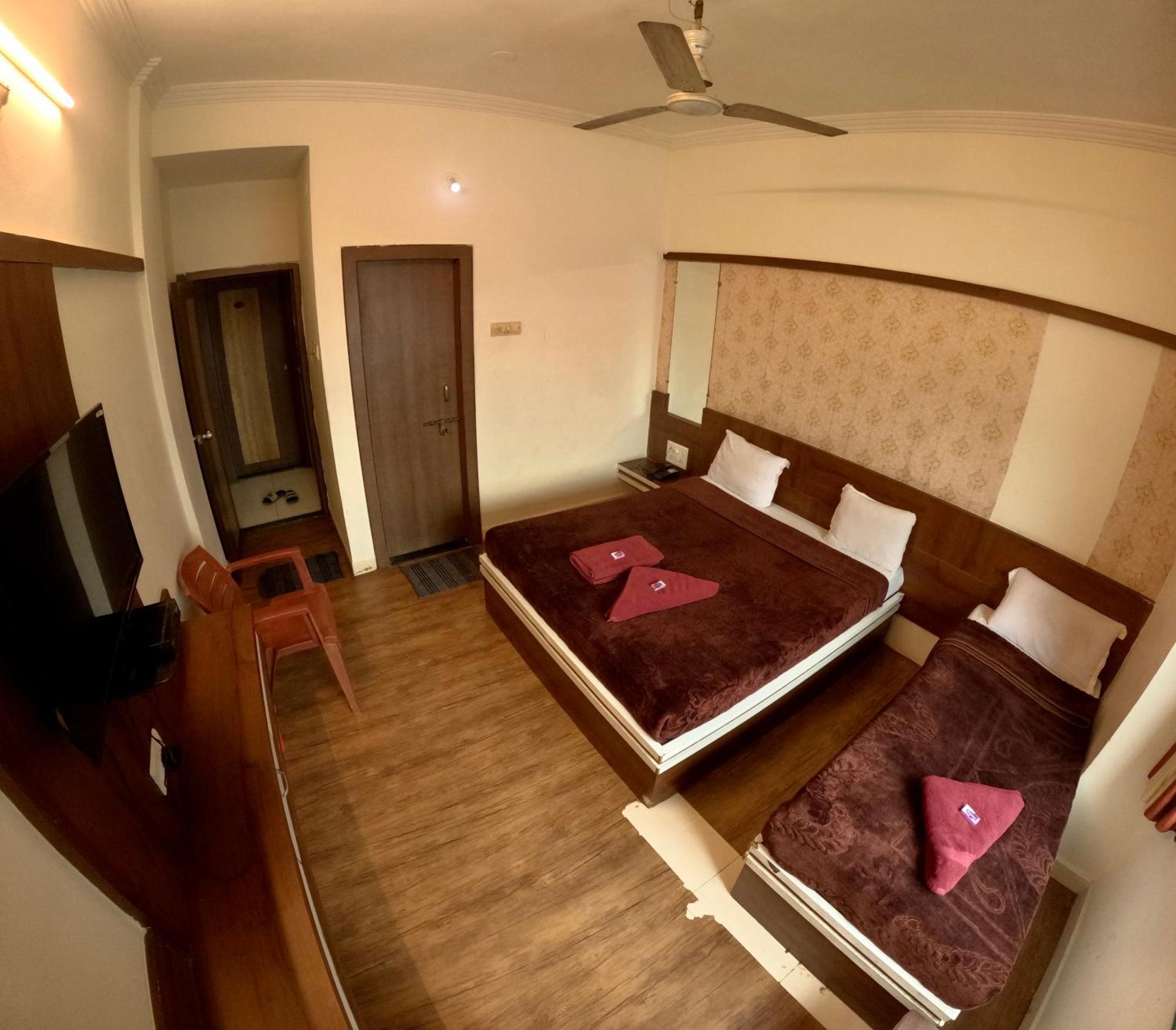 Hotel Laxmibai Palace Shirdi Dış mekan fotoğraf