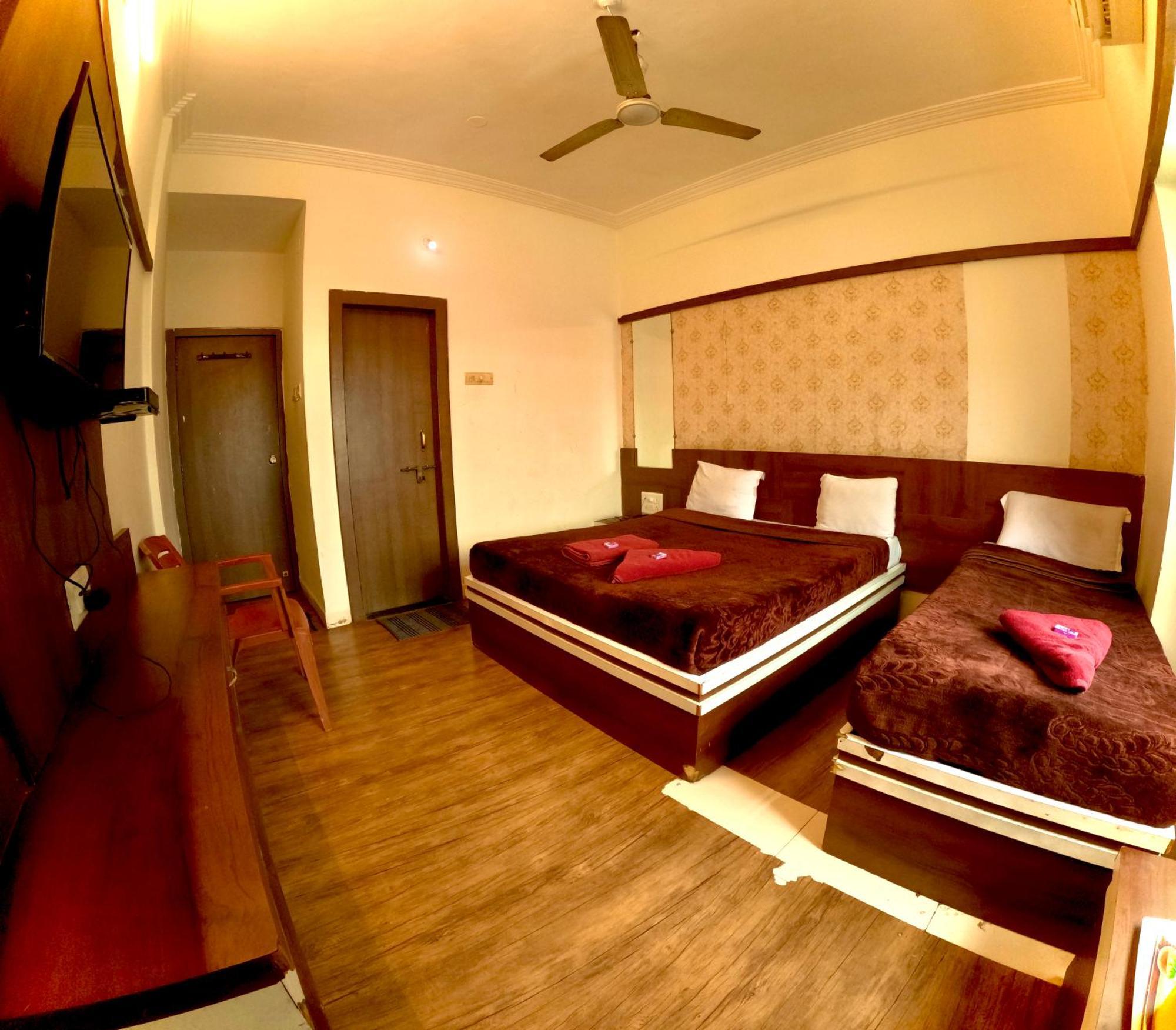 Hotel Laxmibai Palace Shirdi Dış mekan fotoğraf